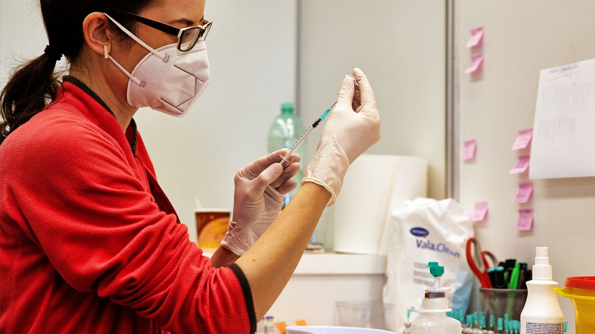 V Česku začíná první zvýhodňování očkovaných lidí